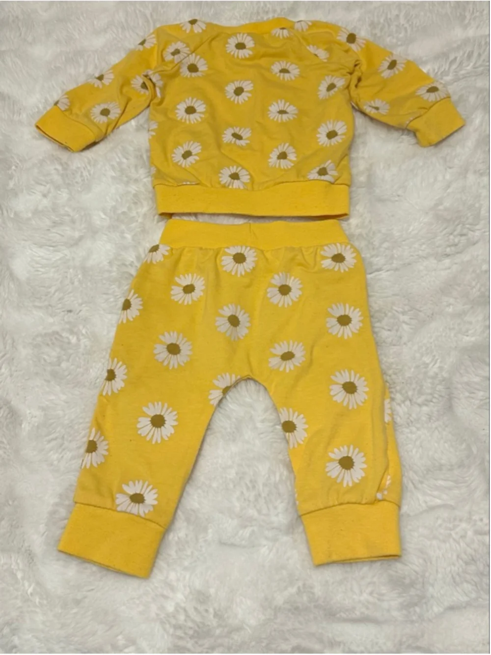 Baby Unbranded Matching Set 6-12 Months Yellow Daisy